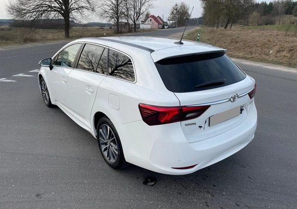 Toyota Avensis cena 44900 przebieg: 187000, rok produkcji 2015 z Nidzica małe 529